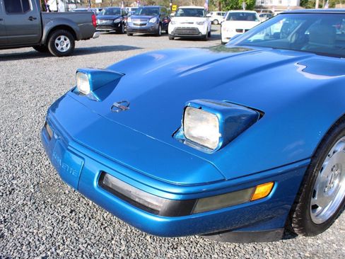 Used 1993 Chevrolet Corvette Coupe RWD image 21