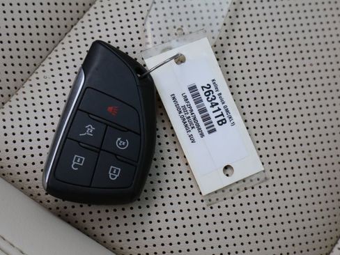 Used 2022 Buick Envision Essence w/ Technology Package I image 32