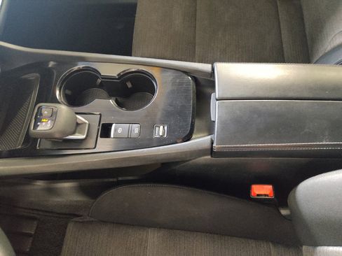 Used 2021 Nissan Rogue SV FWD image 26