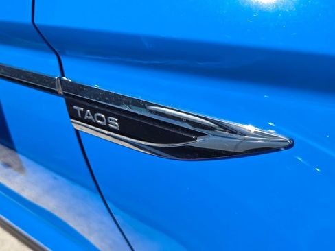 Certified 2023 Volkswagen Taos SE w/ Panoramic Sunroof Package image 11