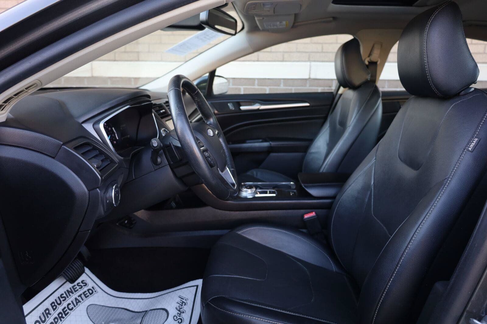 Used 2020 Ford Fusion Titanium FWD image 17