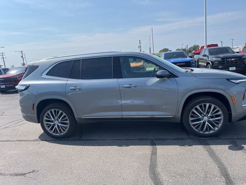 New 2026 Buick Enclave Avenir w/ Super Cruise Package image 4