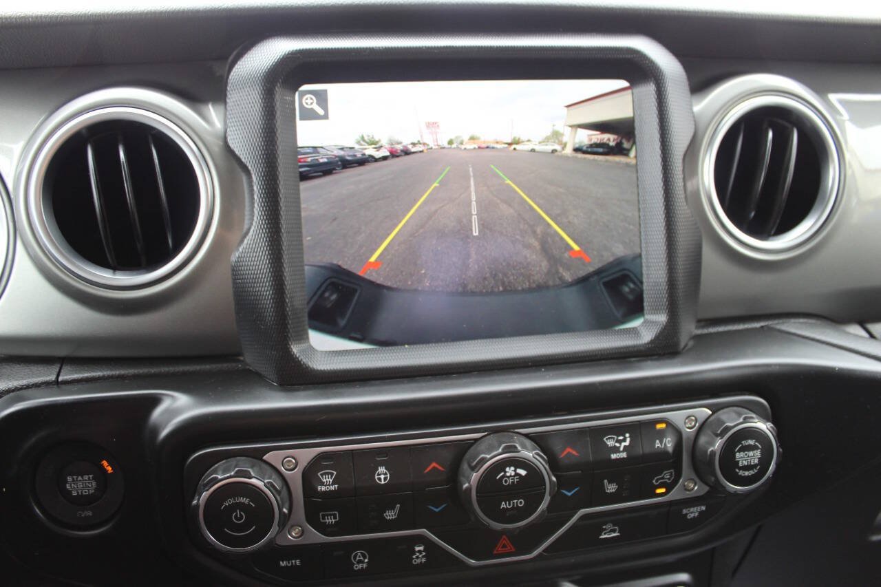 Used 2023 Jeep Gladiator Overland w/ Cold Weather Group AWD/4WD image 22