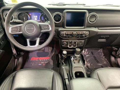 Used 2023 Jeep Wrangler Unlimited Sahara w/ Cold Weather Group AWD/4WD image 15