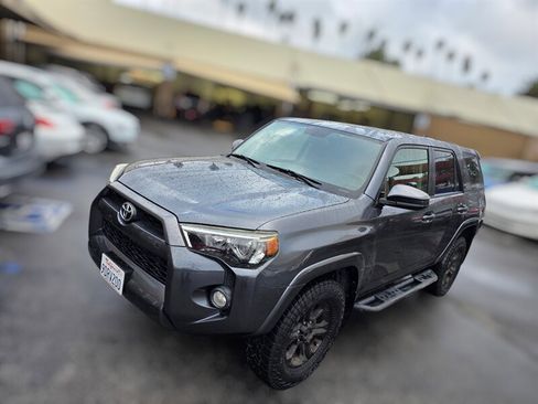 Used 2016 Toyota 4Runner SR5 image 2