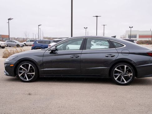 Used 2022 Hyundai Sonata SEL Plus w/ Preferred Accessory Package image 4