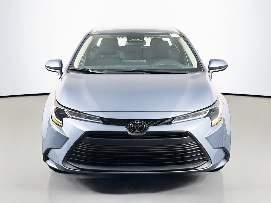 Used 2024 Toyota Corolla LE FWD image 2