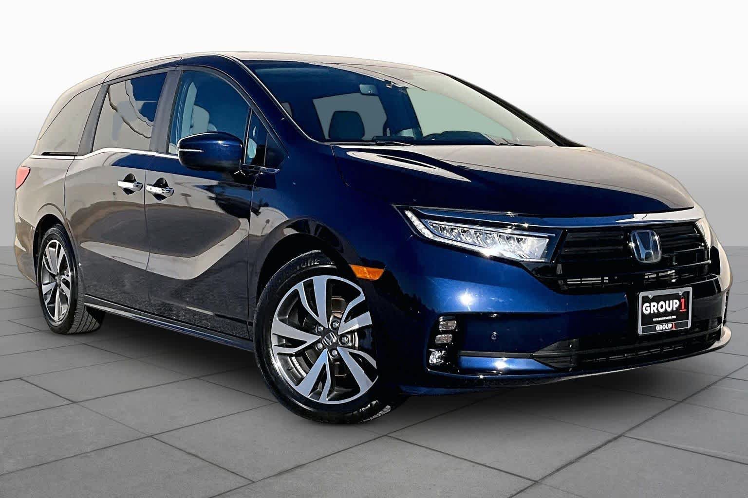 Used 2024 Honda Odyssey Touring image 3
