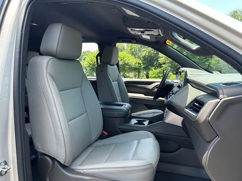 Used 2022 GMC Yukon SLT w/ SLT Luxury Package RWD image 51