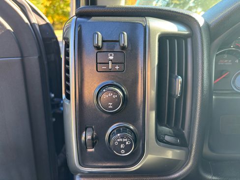 Used 2018 Chevrolet Silverado 2500 LT w/ All Star Edition image 24