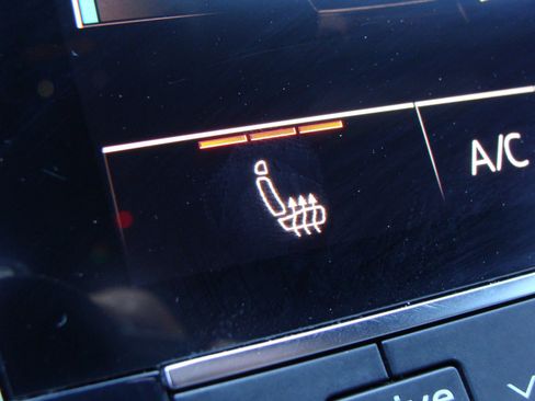 Used 2019 Audi Q8 Premium w/ Convenience Package image 26