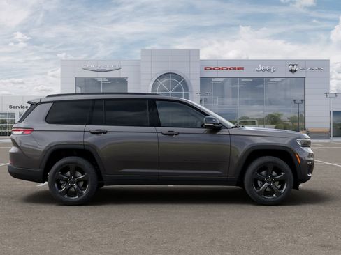 New 2025 Jeep Grand Cherokee L Limited w/ Black Appearance Package AWD/4WD image 21