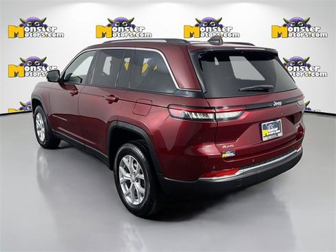 Used 2023 Jeep Grand Cherokee Limited image 7