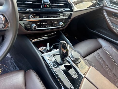 Used 2018 BMW 540i image 30