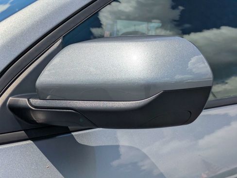 Used 2025 Chevrolet Equinox LT AWD/4WD image 30