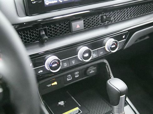 Used 2024 Honda CR-V Sport Touring image 16