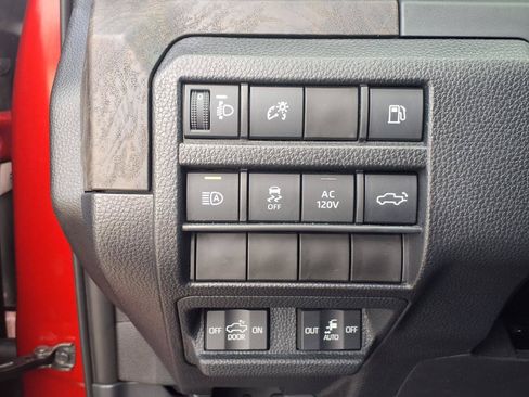 Used 2025 Toyota Tacoma Limited AWD/4WD image 21