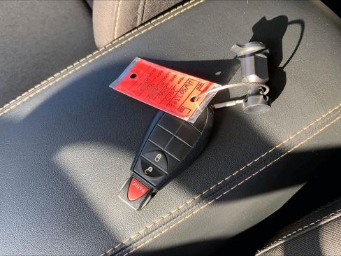 Used 2017 Jeep Cherokee Sport image 13