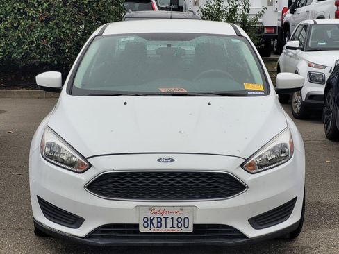 Used 2018 Ford Focus SE image 2