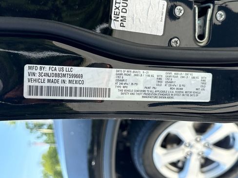 Used 2021 Jeep Compass Latitude w/ Convenience Group AWD/4WD image 38