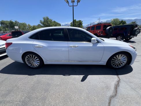 Used 2016 Hyundai Equus Signature RWD image 4