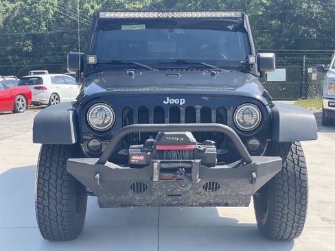 Used 2015 Jeep Wrangler Unlimited Rubicon w/ Connectivity Group AWD/4WD image 2