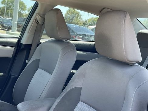 Used 2019 Toyota Corolla LE FWD image 14