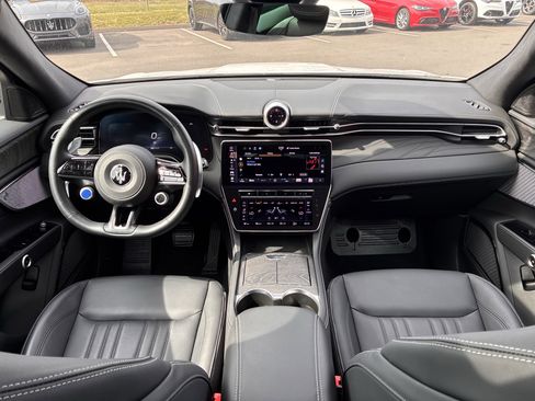 Used 2025 Maserati Grecale Modena image 2