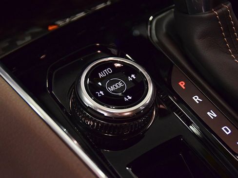 Used 2023 GMC Canyon Denali image 27