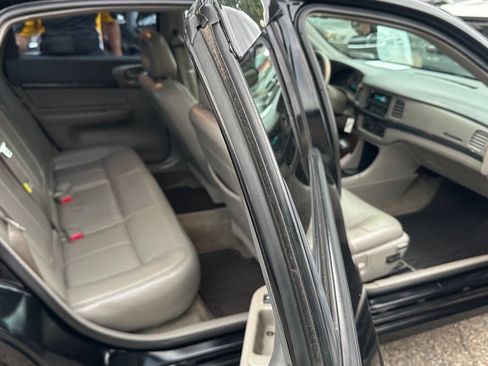 Used 2005 Chevrolet Impala SS w/ Sun And Sound Package FWD image 6