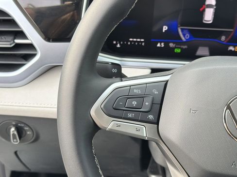 New 2026 Volkswagen Taos SE FWD image 24