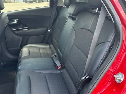 Certified 2022 Kia Niro LXS FWD image 16
