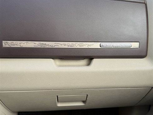 Used 2018 RAM 3500 Laramie Longhorn w/ Longhorn Southfork Package image 27