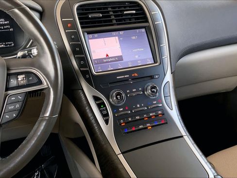 Used 2020 Lincoln Nautilus Reserve w/ Cargo Utility Package image 6