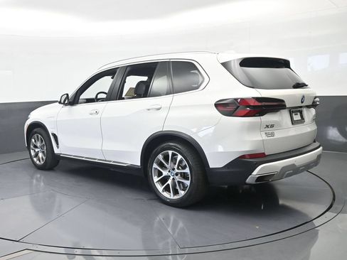 Used 2025 BMW X5 xDrive50e AWD/4WD image 4