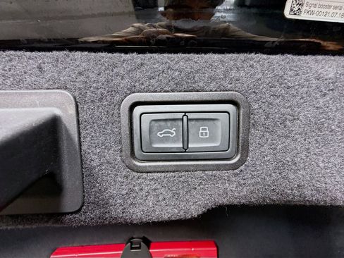 Used 2019 Audi A8 L 3.0T w/ Luxury Package image 41