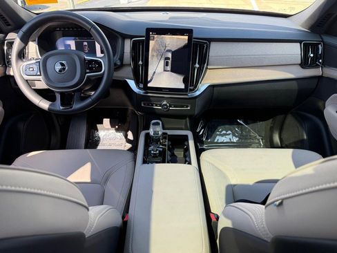 Used 2025 Volvo XC90 B6 Plus AWD/4WD image 12