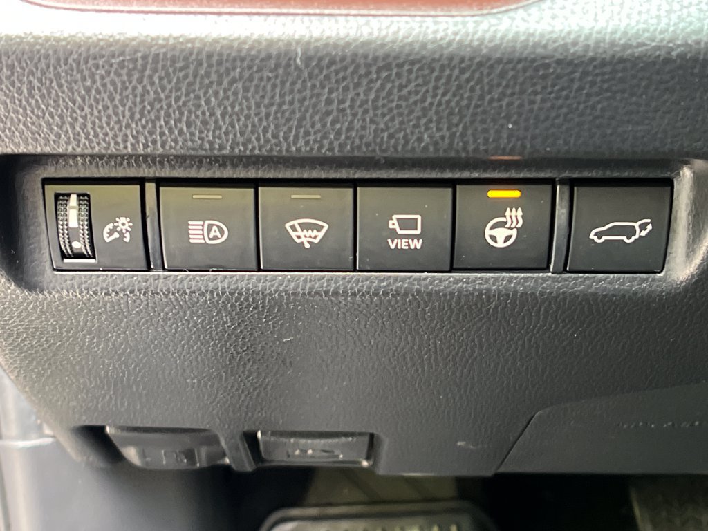 Used 2020 Toyota RAV4 Limited AWD/4WD image 29