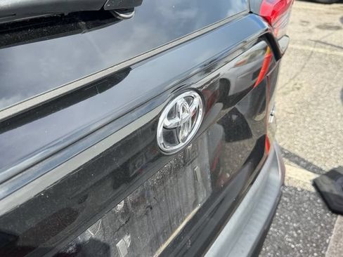 Used 2021 Toyota RAV4 XLE Premium FWD image 8