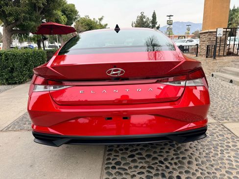 Used 2023 Hyundai Elantra SEL image 6