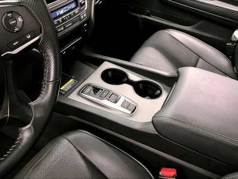 Used 2025 Honda Passport EX-L image 17