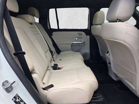 Certified 2023 Mercedes-Benz EQB 300 4MATIC image 19