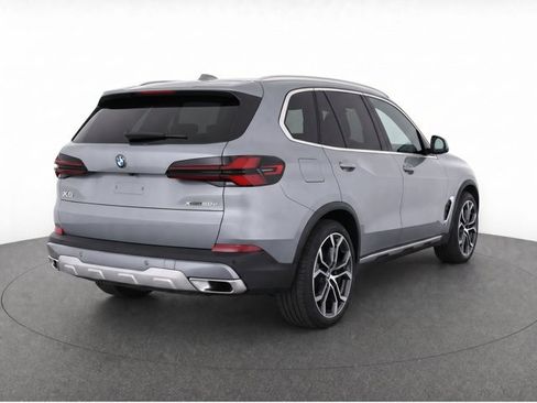 Used 2025 BMW X5 xDrive50e w/ Climate Comfort Package AWD/4WD image 3