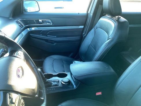 Used 2018 Ford Explorer Sport w/ Equipment Group 401A AWD/4WD image 15