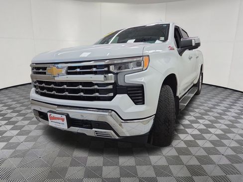 Used 2022 Chevrolet Silverado 1500 LTZ w/ LTZ Premium Package AWD/4WD image 5