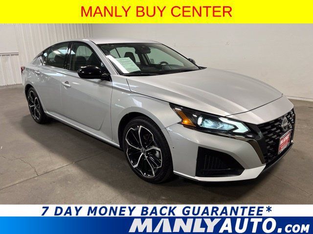 Used 2024 Nissan Altima 2.5 SR FWD image 1