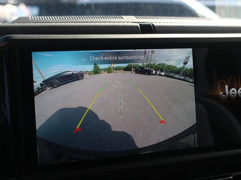 Used 2024 Jeep Wrangler Unlimited Sahara AWD/4WD image 22