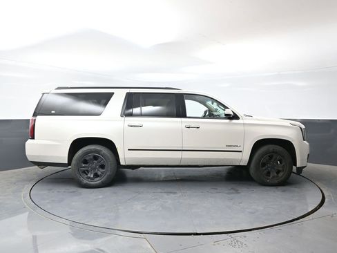 Used 2015 GMC Yukon XL Denali w/ Premium Package AWD/4WD image 2
