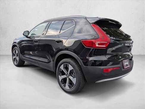New 2025 Volvo XC40 B5 Core w/ Protection Package Premier image 9