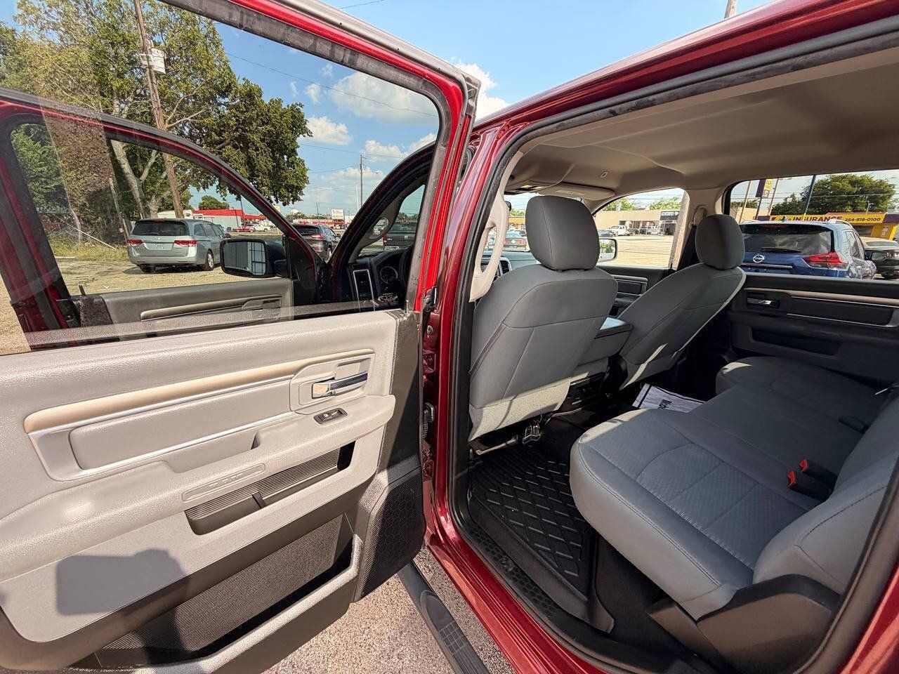 Used 2019 RAM 1500 Classic SLT RWD image 12